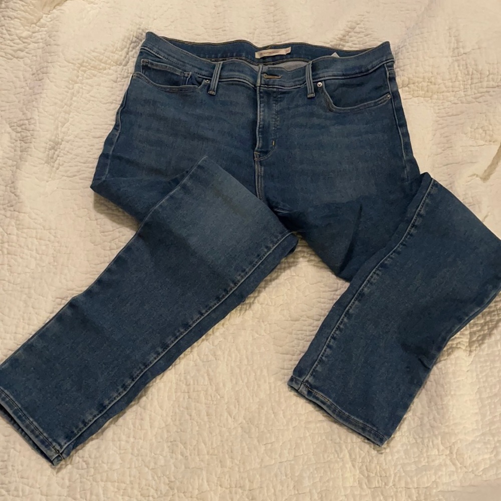 Levi’s Women’s Shaping Skinny Jeans
